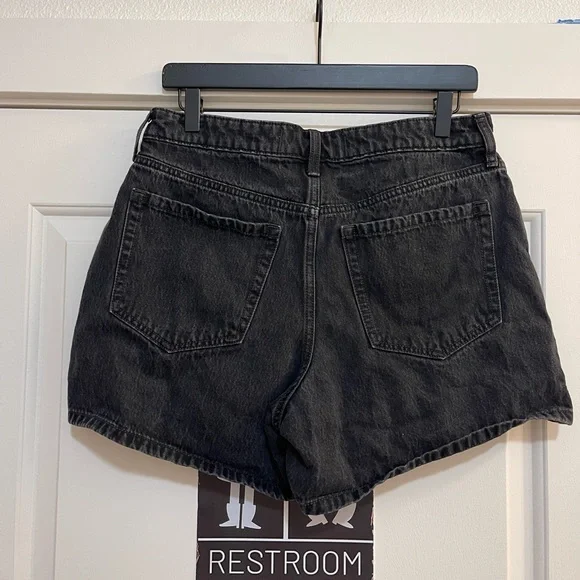 Hollister High Rise 5” Relaxed Short - Picture 3 of 5